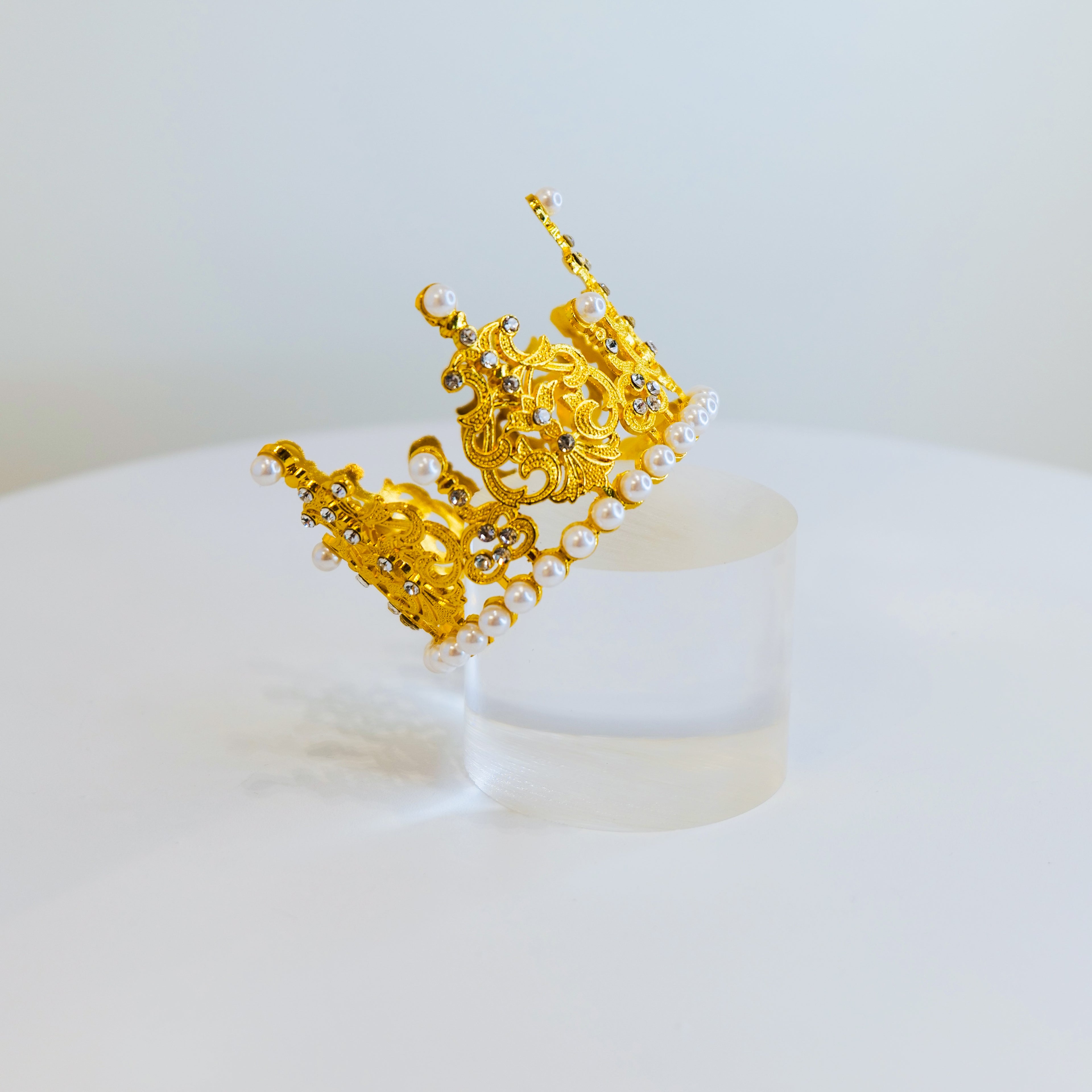 Golden Majesty Crown